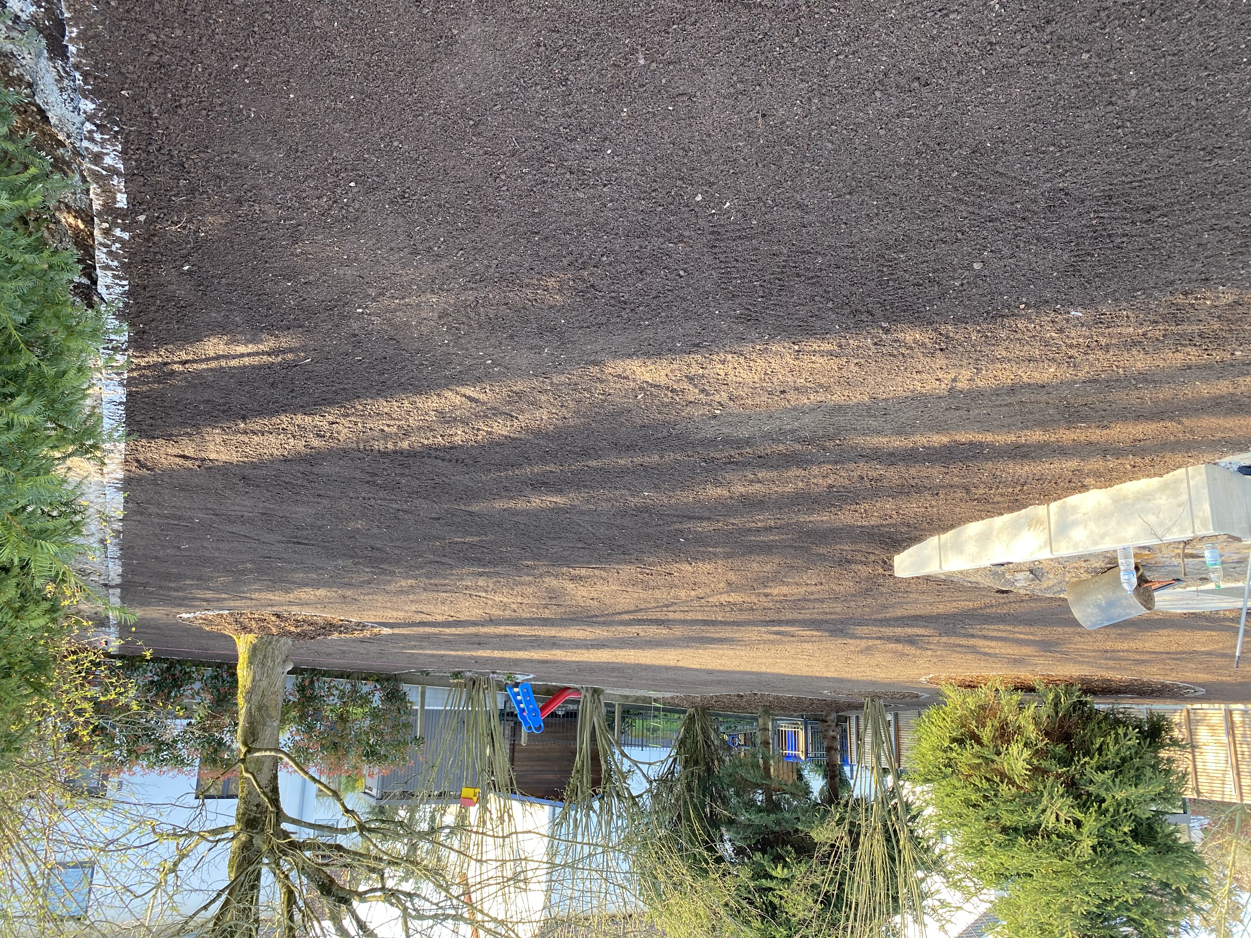 Arbeit mit Stein, Fliesen, Zaun, Natur