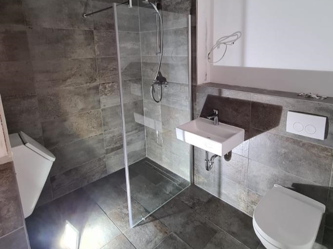 Badezimmer, Bad, Dusche, Fliesenarbeit, Fliesen