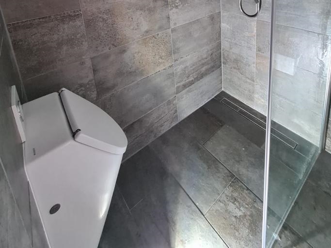 Badezimmer, Bad, Dusche, Fliesenarbeit, Fliesen