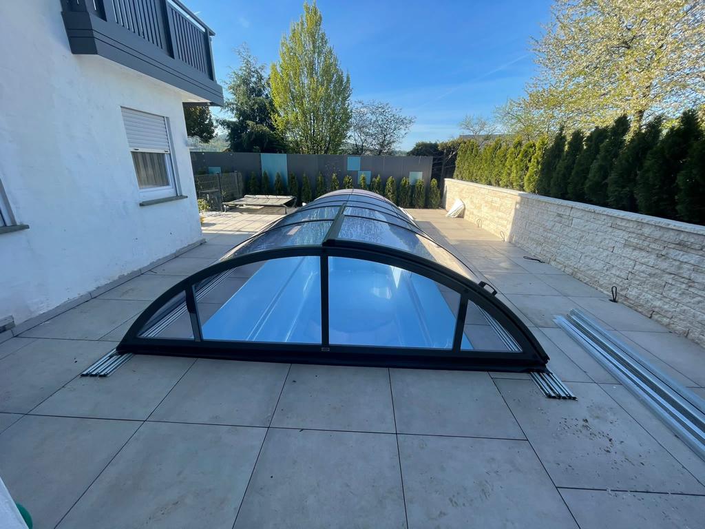 Pool mit Überdachung