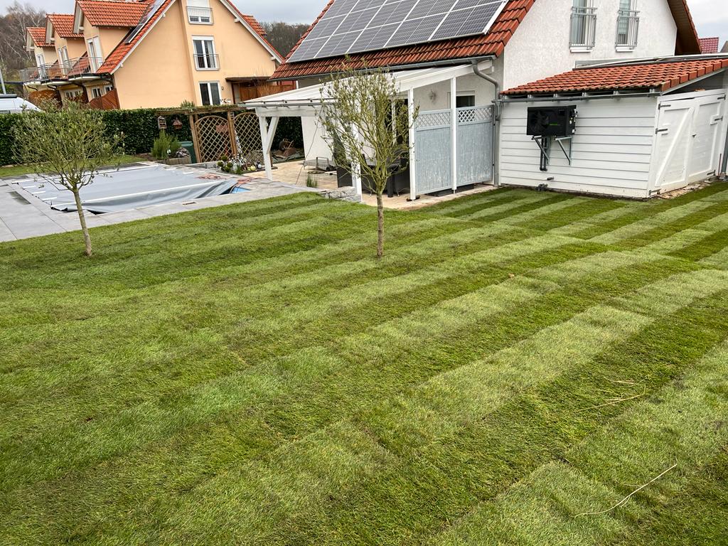 Arbeit mit Stein, Fliesen, Zaun, Natur